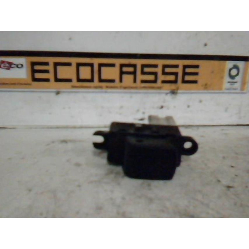 Interrupteur de leve vitre avant droit NISSAN MICRA 3