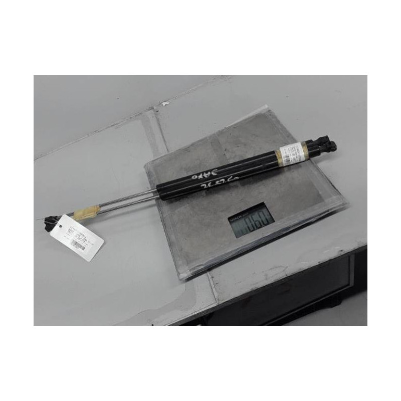 Verin de coffre CITROEN SAXO