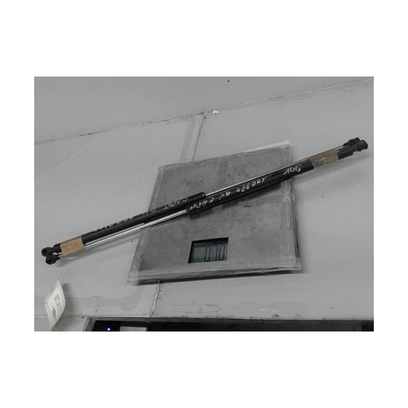 Verin de capot PEUGEOT 106