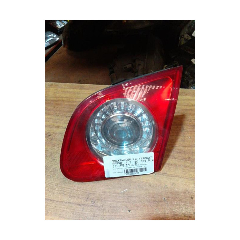 Feu arriere secondaire droit (feux) VOLKSWAGEN PASSAT 5