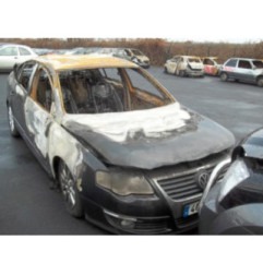 Feu arriere secondaire gauche (feux) VOLKSWAGEN PASSAT 5 Photo n°3