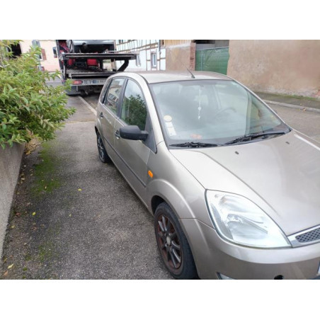 Aile avant gauche FORD FIESTA 5 Photo n°1