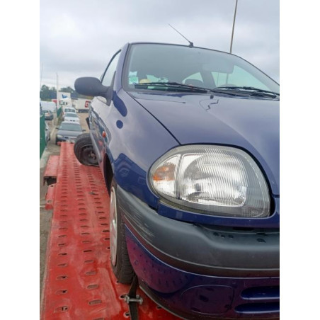 Aile avant gauche RENAULT CLIO 2 Photo n°1
