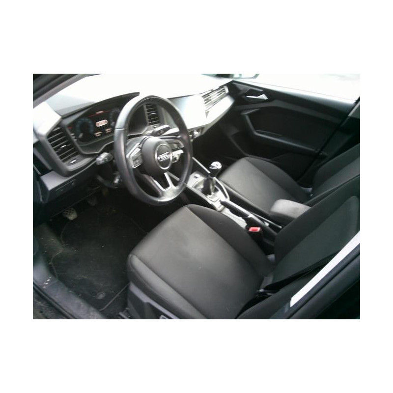 Poignee porte avant droit AUDI A1 2