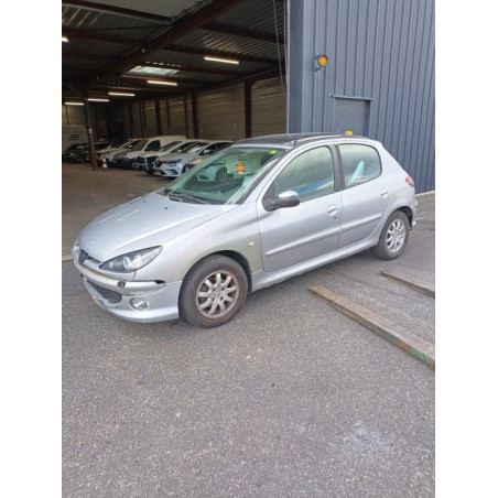 Moteur PEUGEOT 206 Photo n°1