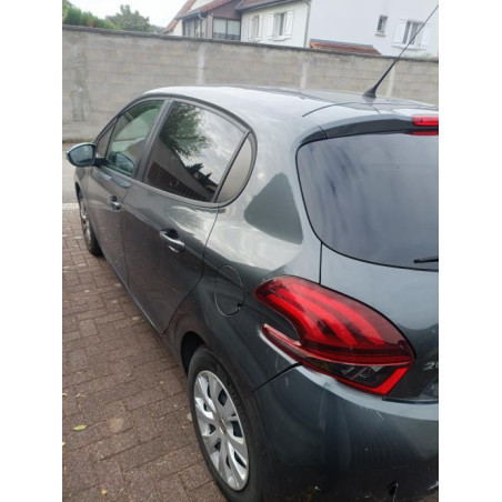 Pare boue arriere gauche PEUGEOT 208 1