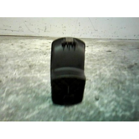 Interrupteur de leve vitre avant droit OPEL CORSA D