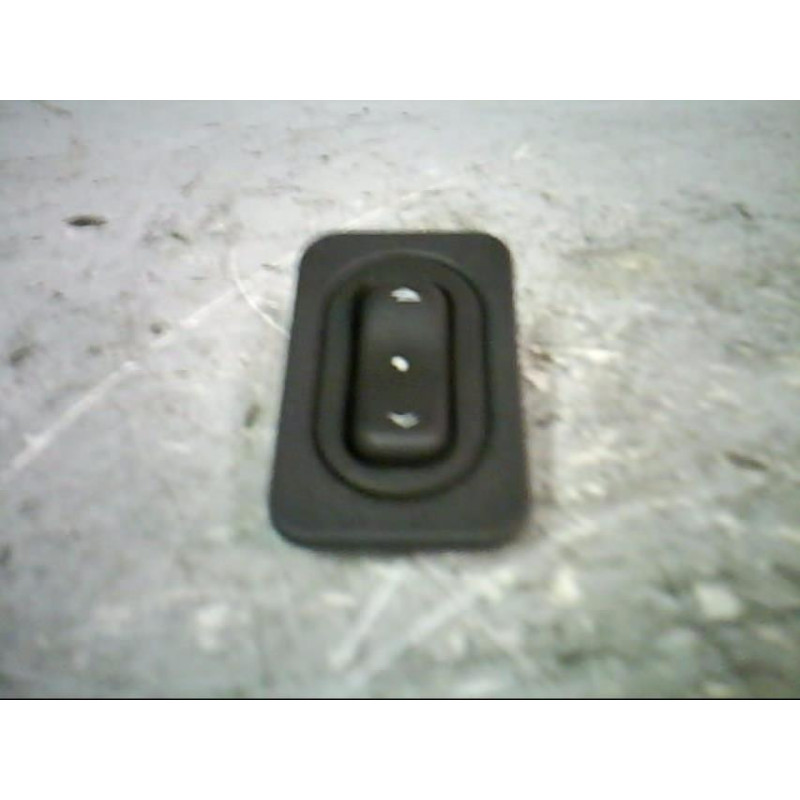 Interrupteur de leve vitre avant droit OPEL MERIVA A