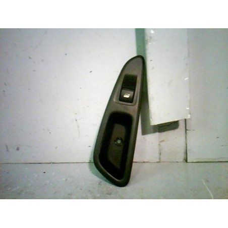 Interrupteur de leve vitre arriere droit PEUGEOT 308 1 Photo n°1