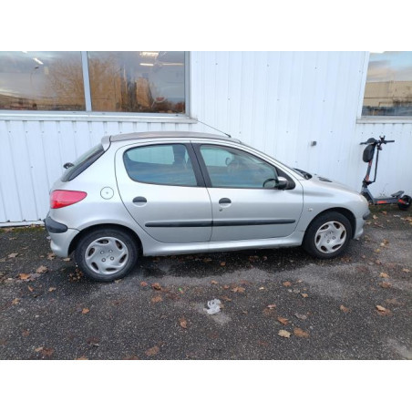 Pare choc avant PEUGEOT 206 Photo n°1