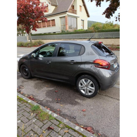 Ecran GPS PEUGEOT 208 1
