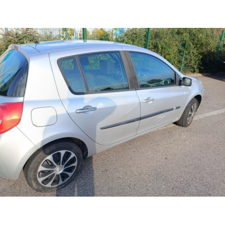 Feu arriere principal gauche (feux) RENAULT CLIO 3 Photo n°1