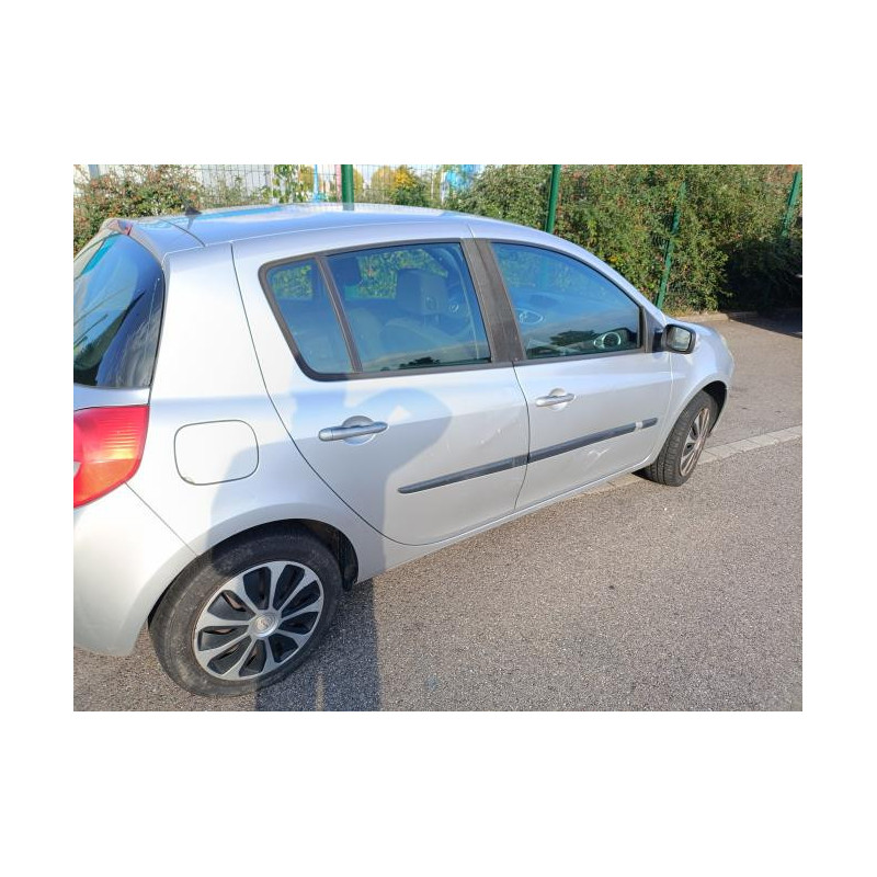 Aile avant droit RENAULT CLIO 3