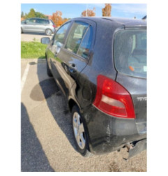 Vitre avant droit TOYOTA YARIS 2 Photo n°1