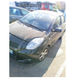 Vitre avant droit TOYOTA YARIS 2 Photo n°4