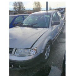 Moteur VOLKSWAGEN PASSAT 4 Photo n°1