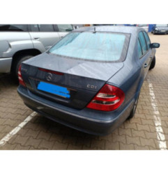 Moyeu avant droit MERCEDES CLASSE E 211 Photo n°4