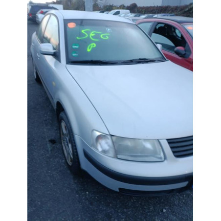 Retroviseur droit VOLKSWAGEN PASSAT 4 Photo n°1