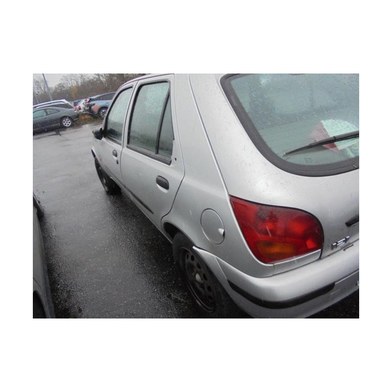 Platine feu arriere gauche MAZDA 121 3