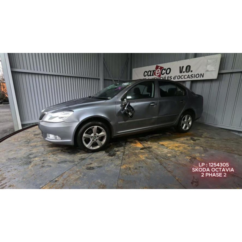 Moyeu avant gauche SKODA OCTAVIA 2