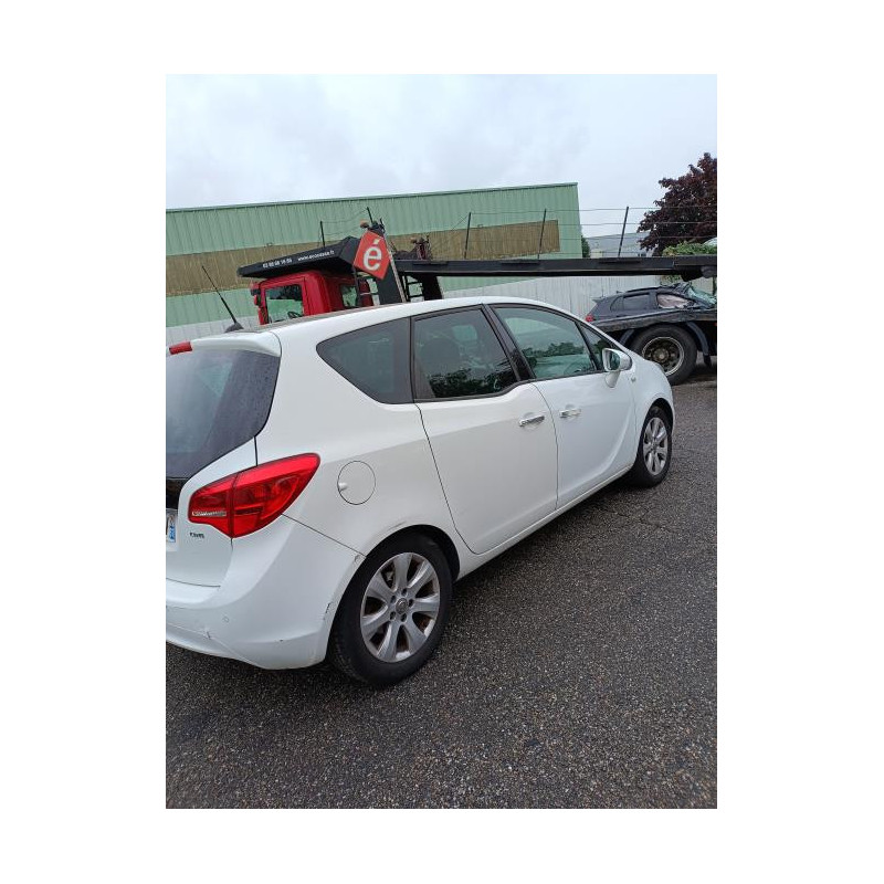 Triangle inferieur avant gauche OPEL MERIVA B