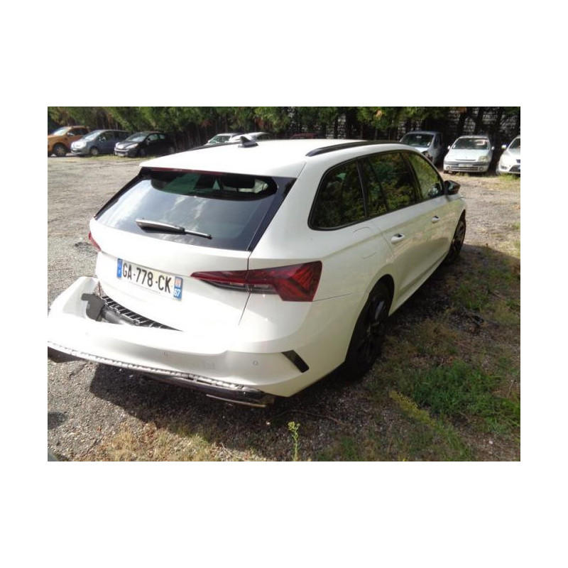 Optique avant principal gauche (feux)(phare) SKODA OCTAVIA 4