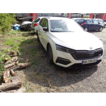 Optique avant principal gauche (feux)(phare) SKODA OCTAVIA 4