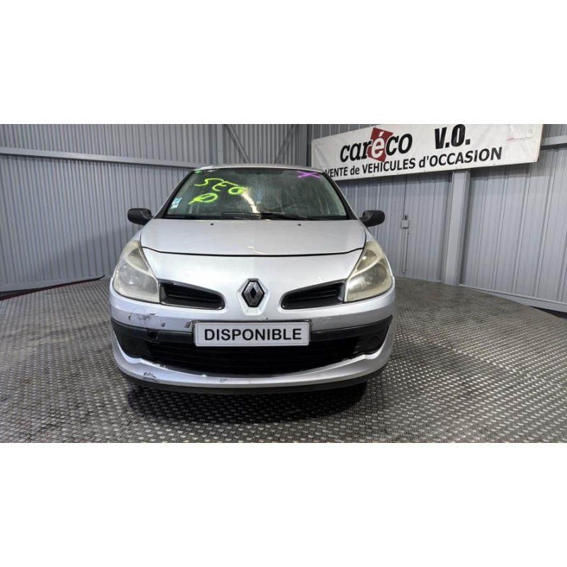 Moyeu avant gauche RENAULT CLIO 3