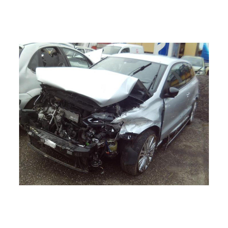 Vitre avant gauche VOLKSWAGEN POLO 5