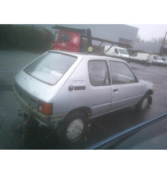 Retroviseur droit PEUGEOT 205 Photo n°8