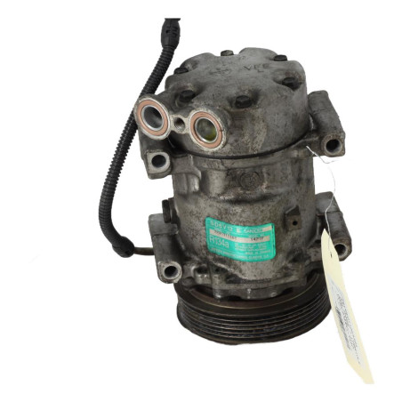 Compresseur clim PEUGEOT 206 Photo n°1