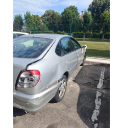 Calandre TOYOTA AVENSIS 1 Photo n°6