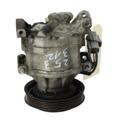 Compresseur clim TOYOTA YARIS 1 Photo n°1