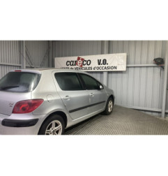 Attache ceinture avant gauche PEUGEOT 307 Photo n°8