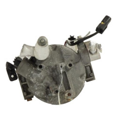 Compresseur clim FORD FIESTA 6 Photo n°5