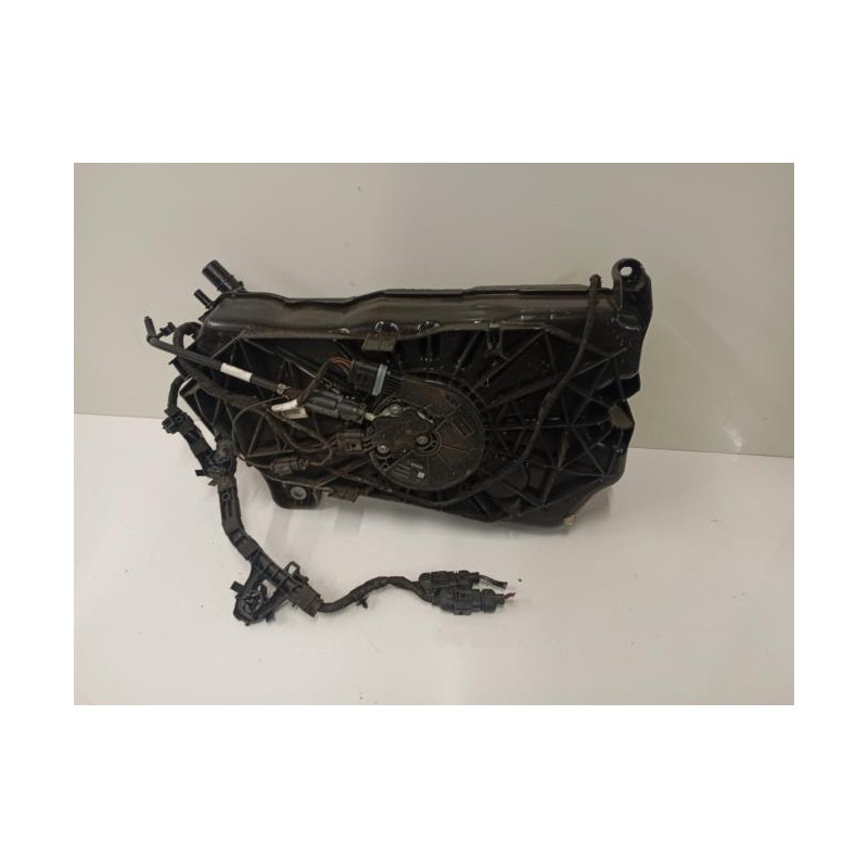 Reservoir AdBlue VOLKSWAGEN GOLF 8 Photo n°3