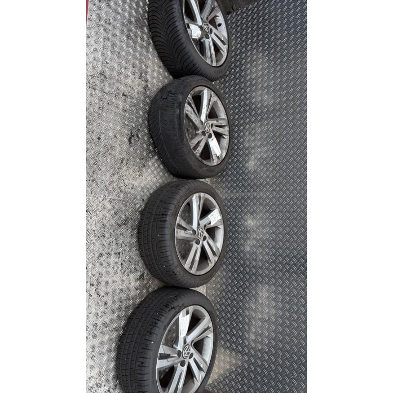 Jeu de 4 jantes  VOLKSWAGEN GOLF 8