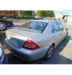 Pare choc arriere MERCEDES CLASSE C 203 Photo n°8