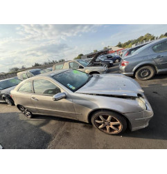 Calandre MERCEDES CLASSE C 203 COUPE SPORT Photo n°16