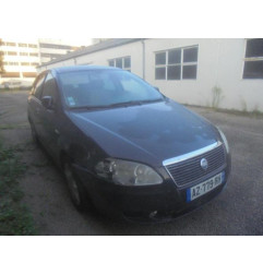 Feu arriere secondaire droit (feux) FIAT CROMA 2 Photo n°6
