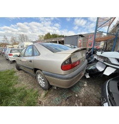 Feu arriere secondaire droit (feux) RENAULT SAFRANE Photo n°17