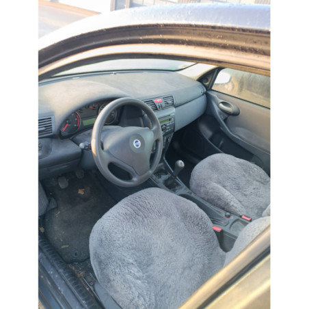 Attache ceinture arriere gauche FIAT STILO