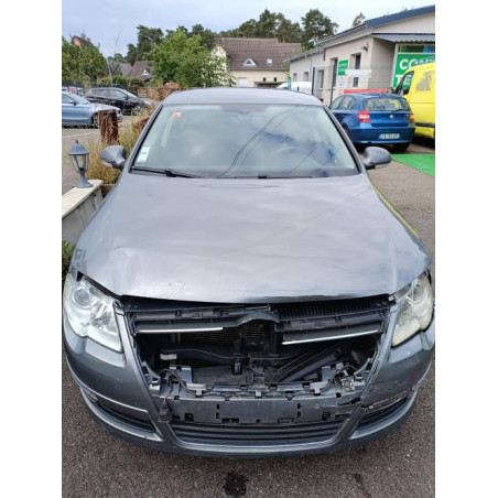 Moteur VOLKSWAGEN PASSAT 5 Photo n°1