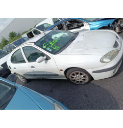 Feu arriere principal gauche (feux) RENAULT MEGANE 1 Photo n°8