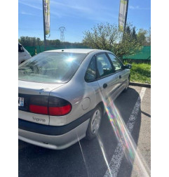 Feu arriere principal gauche (feux) RENAULT LAGUNA 1 Photo n°9