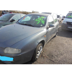 Feu arriere secondaire droit (feux) ALFA ROMEO 147 Photo n°9