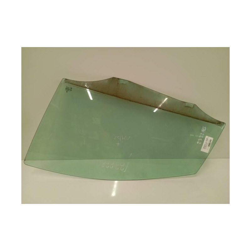 Vitre avant gauche MERCEDES CLASSE B 245