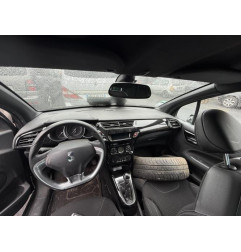 Vitre avant droit CITROEN DS3 Photo n°15