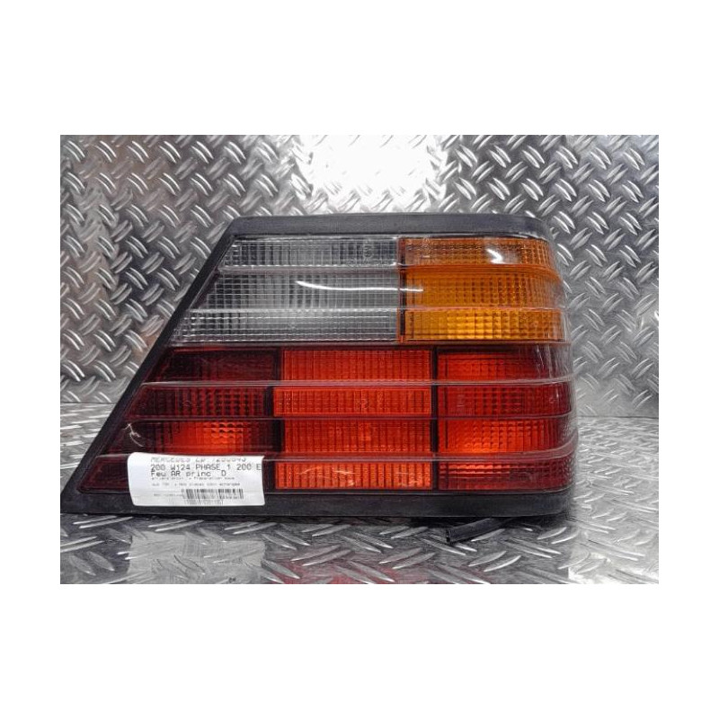 Feu arriere principal droit (feux) MERCEDES 200 W124