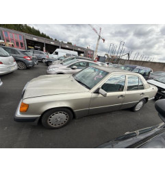 Feu arriere principal droit (feux) MERCEDES 200 W124 Photo n°8